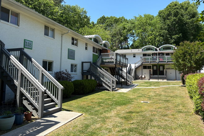 Landscaped Exterior - Lease Takeover! 2 Bedroom 1 Bathroom on Bim Street Apartments