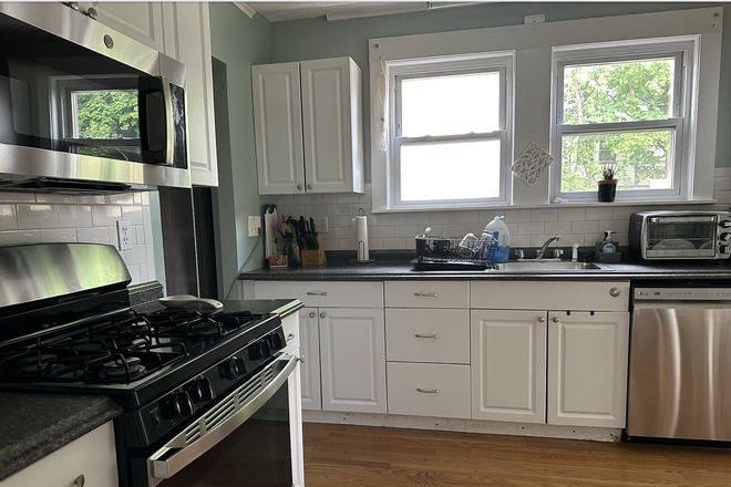 Kitchen, stove, microwave - Bright Room in beautiful home for male tenant, near BC, BU; bus to Harvard and Longwood