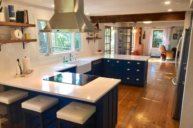 Open kitchen - Lovely Colonial Family Home in South Eugene (AVAIL Aug 1, 2025)