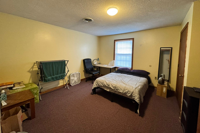 Bedroom - One Room available in a 4B2B ~1 min walk from Southwest Residential Bus stop Apartments