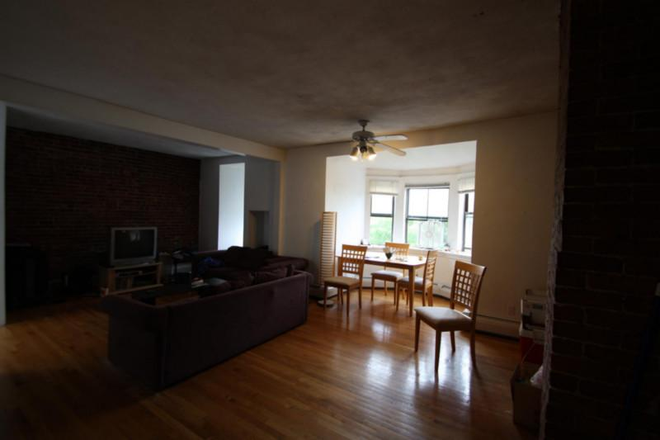 Call NOW for showings! 617-236-8550 - WORCESTER SQ - BU MED/DENTAL! FLR THRU 2BR/1BA IN CLASSIC BROWNSTONE W/ H&HW INC *AVAIL NOW!* Apartments