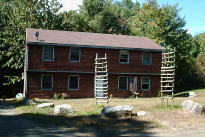 exterior - 292-298 Daniel Shays Highway - 3BR 1.5BTH Duplex (Pelham)