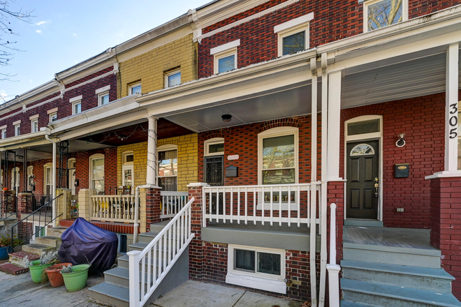 Front - Share a beautifully rehabbed townhouse within walking distance to Homewood campus: