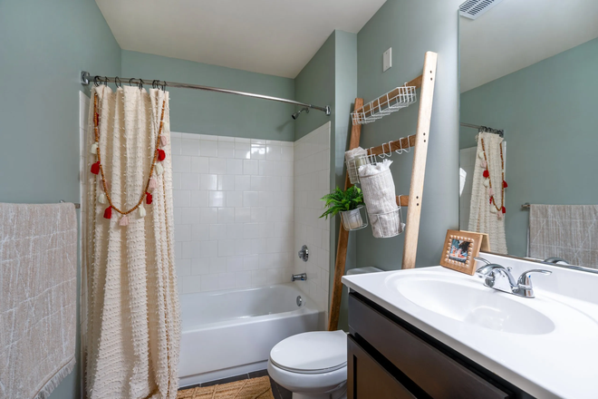 Bathroom - Redpoint Tuscaloosa Apartments