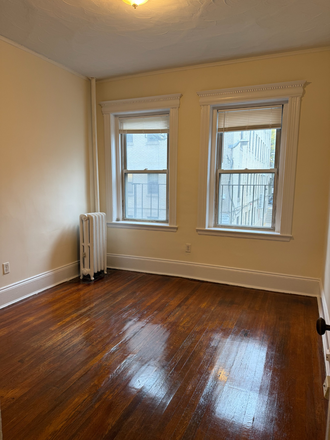 Bedroom 1 - NO FEE - NOVEMBER 1ST - 1 Bedroom Apartment on Huntington Ave. - GRAD STUDENTS