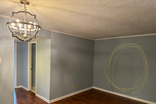 Living Room - 2 BED/ 2 BATH APARTMENT 1 block from VANDERBILT