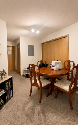 Dining area - Winfield Farms Apartment