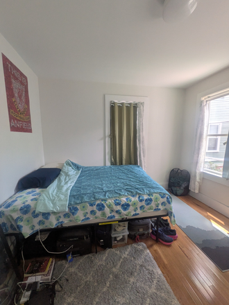 bedroom - Suffolk Street Cambridge - 𝟏 𝐁𝐞𝐝𝐫𝐨𝐨𝐦 𝐀𝐯𝐚𝐢𝐥𝐚𝐛𝐥𝐞 – 𝐒𝐞𝐩𝐭 𝟏 | $𝟏𝟓𝟒𝟎/𝐦𝐨 Townhome