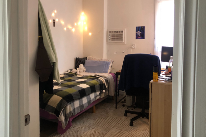 Facing into the bedroom for rent - 1 Semi-furnished Bedroom in 3 Bedroom Apartment, starting late July or August 1st 2026