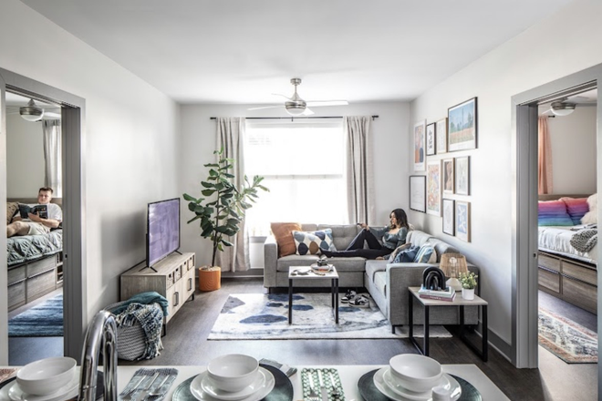 Living room - Flats on University