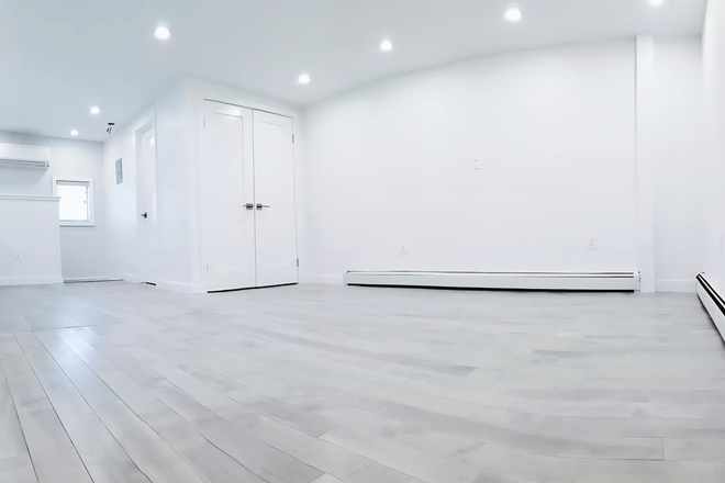 . - Modern Pristine Studio Apartment - Private entrance – Perfect for Students – Utilities Included