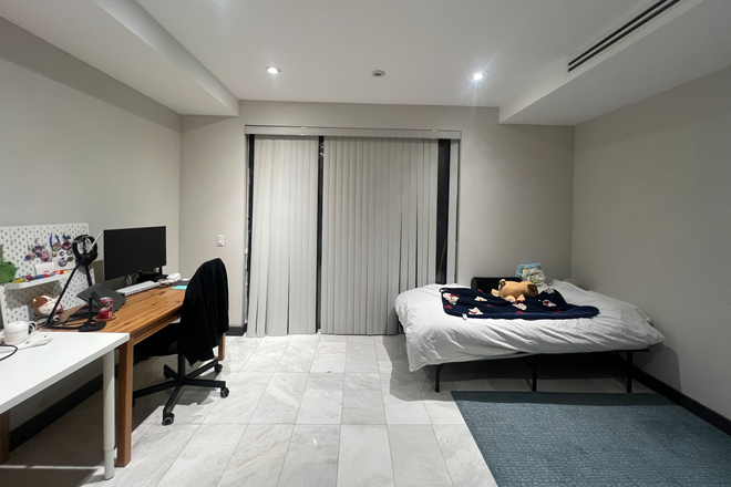 bedroom - FEMALE ONLY| 1 Large Unfurnished Bedroom on Spadina near Robarts with Laundry | JUNE 1 - JULY 31