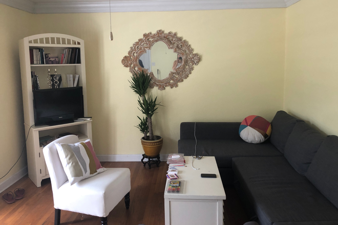 Living room - Beautiful Virginia Highland Condo with pool for rent (1 Year lease)