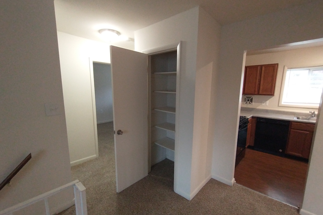 Closet & Kitchen Entrance - Spacious 2BR/1BA w/ Balcony Next to TU Shuttle Stop #100 Apartments