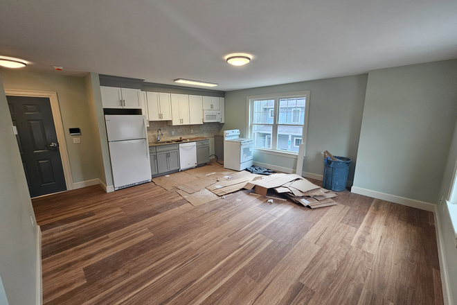 Living Space - Large One Bedroom Apartment at Center East Commons Available Now!