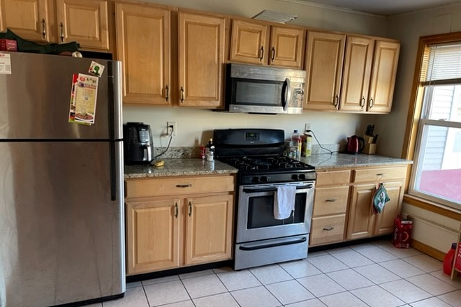 kitchen - a room for rent in 3 bedrooms apartment sharing with 2 other girles