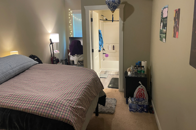 Bedroom - Highpointe Apartments