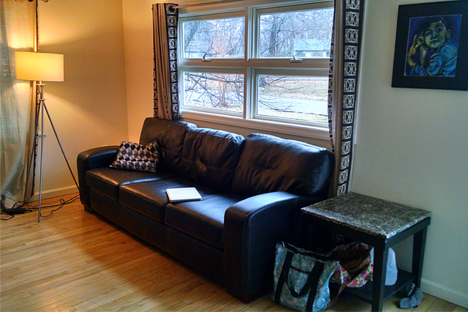 Living Room - Cute 2 br Cottage Near Coventry Lake 15 Min from campus Available for Spring Semester! House