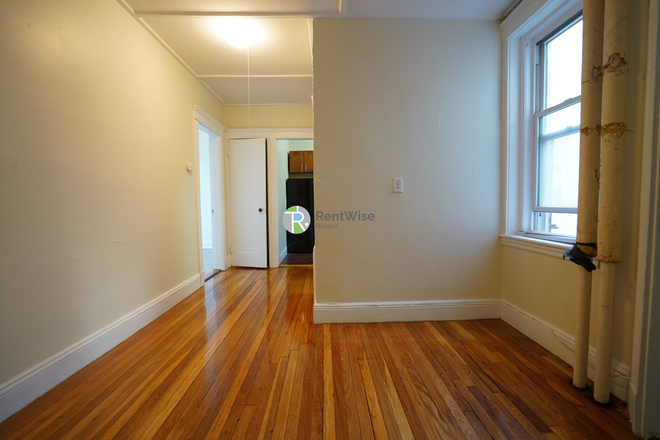1 - AVAIL NOW-Awesome Fenway 1 bed Split! H/HW inc. Elevator, NO FEE! Apartments