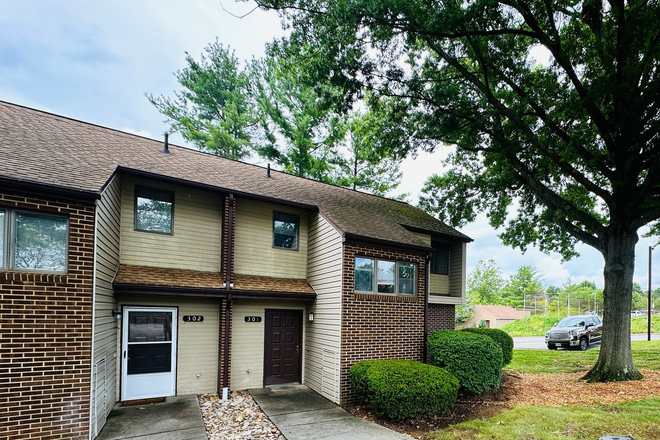 - 3 Bedroom 2.5 Bath Townhouse