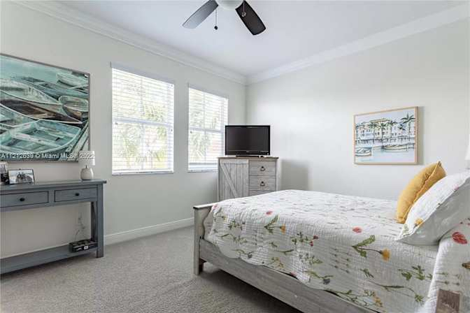 Room Picture 3 - Spacious private room (unfurnished) and attached bathroom in clean home with 24/7 manned security e