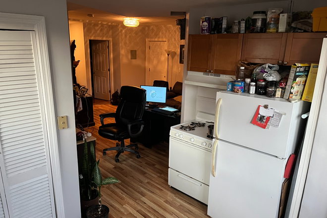 Call NOW for showings! 617-236-8550 - FLEET ST - TRUE 3BR/1BA W/ LIVING RM, LNDRY IN BLDNG, DW AVAIL *9/1/2026* IN CONVENIENT NORTH END! Apartments