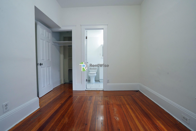 1 - AVAIL NOW--Fantastic Allston1 bed, H/HW inc. Easy MBTA-No Fee! Apartments