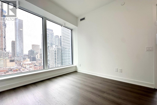 Bedroom (not yet furnished) - 1 furnished master bedroom for summer sublet in 3-bedroom apartment
