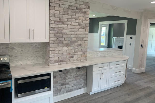 Kitchen - Luxury Living 6Bed 2Bath Duplex