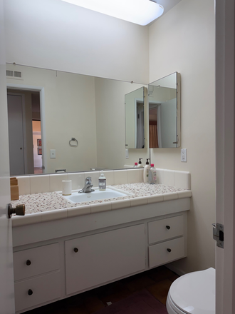 Bathroom - Fairway House