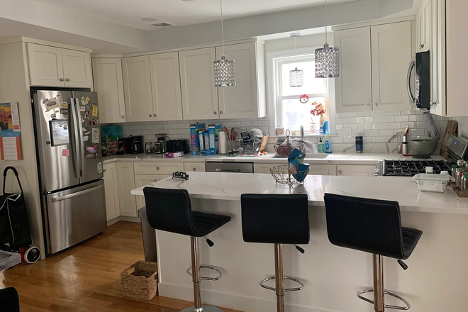 kitchen - Furnished ensuite Bedroom in duplex shared apartment Somerville