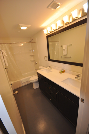 . - BEAUTIFUL 3 BEDROOM 1.5 BATHROOM WITH A PRIVATE DECK 6/1/25 Apartments