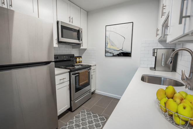 Photo - Rosemont Plaza Apartments