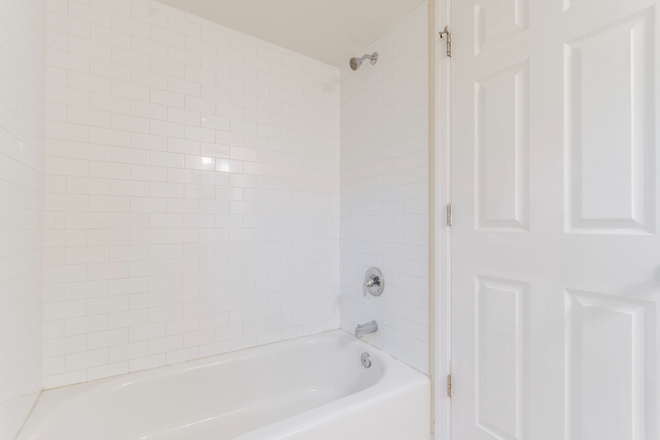 Bathroom - 3BR apt-Route 27-Princeton