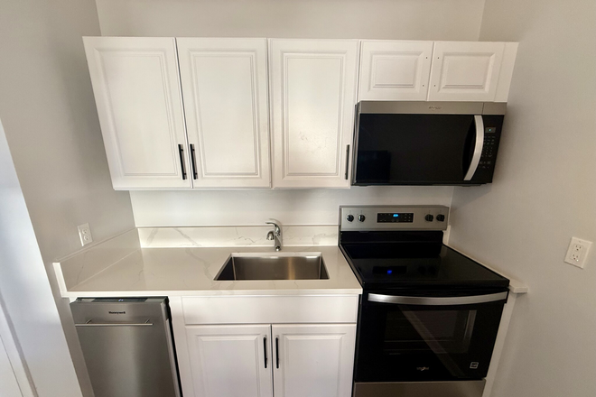 Kitchen - New Appliances - Newly Updated 1 Bedroom w/ Parking, Heat, & Hot Water INCLUDED!