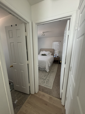 Bedroom to private bathroom ratio - Spring sublet renting 1 bedroom with PRIVATE BATHROOM! Duplex