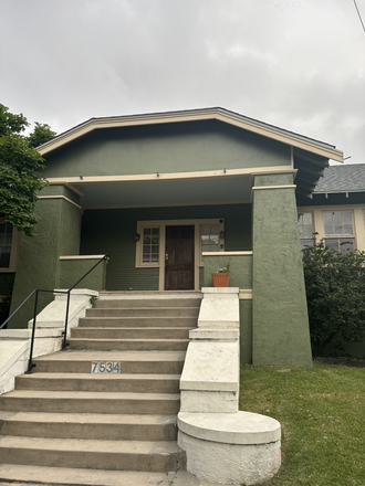 front - Jeannette St House