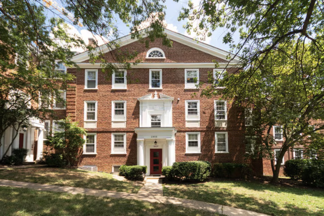 McLean Gardens, 1BR, 1 Bath, Loft, Remodeled Kitchen - McLean Gardens