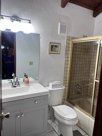 Full bathroom with tub and shower - Large bedroom and private bathroom near UCSD
