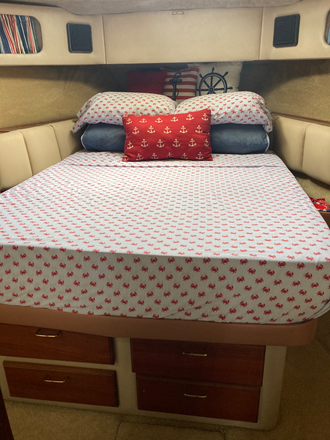 New mattress in queen bedroom - Floating Condo