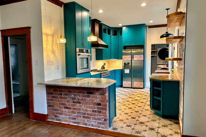 Kitchen - Updated 3/2 in sought after Cooper-Young Neighborhood House