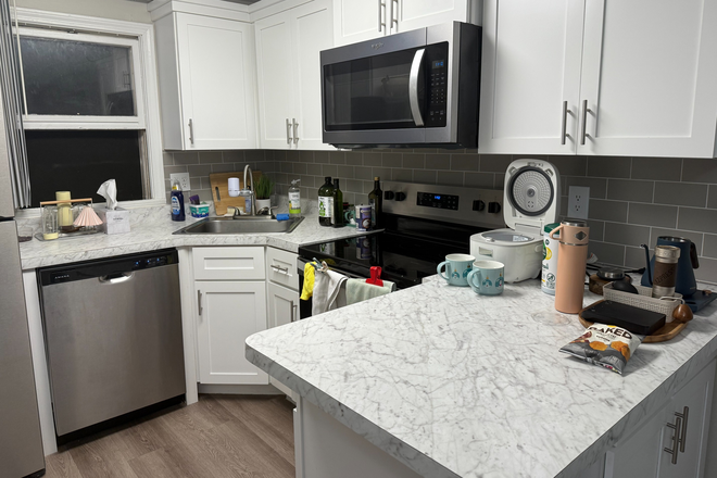 Kitchen - Sugarloaf Estates Apartments