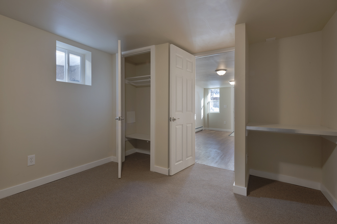 905 Euclid Avenue Bedroom - 905 Euclid Avenue Apartments
