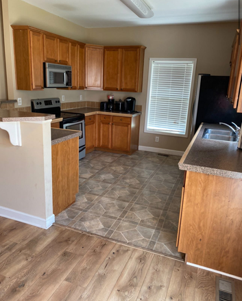 Kitchen - House near campus