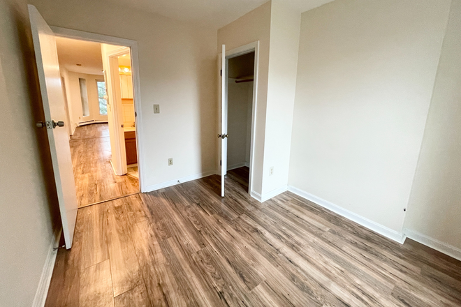 Bedroom - Walk to Northeastern! | Laundry | Dishwasher | Open Concept Living Apartments