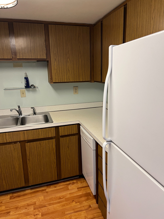 Kitchen - Ashley House/Close to Campus