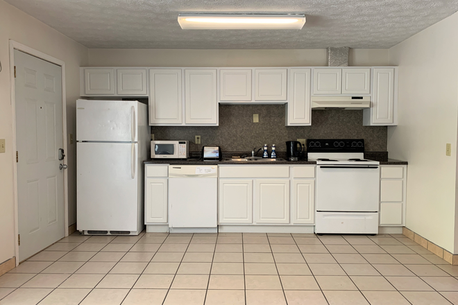 Kitchen - 218 S Grant Apartments