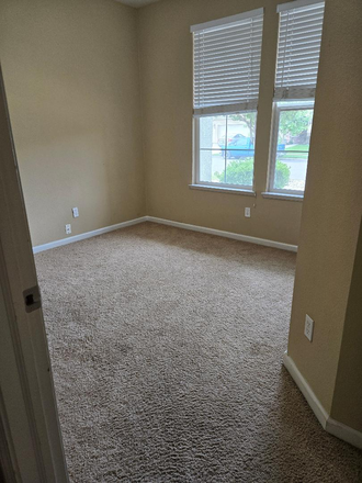 One of the Room Upstair! - ELLISON PLACE IN BELLEVUE ACH