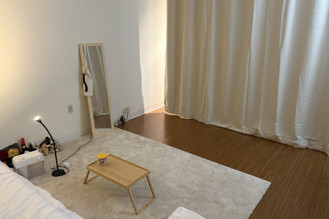 Bedroom - Peninsula Apartments, 5 minute walk to campus