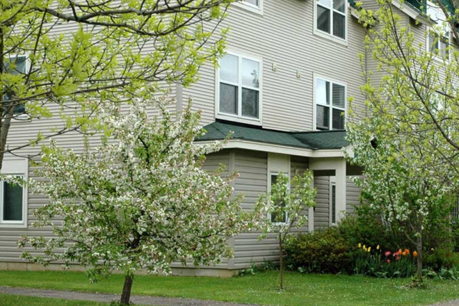 Exterior - Centennial Court Apartments